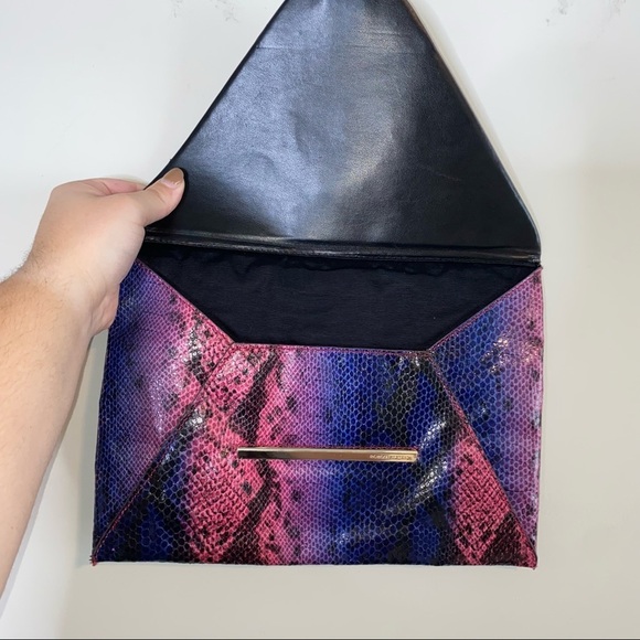 BCBGMaxArzia Pink Purple Snakeskin Leather Envelope Clutch - Picture 5 of 10